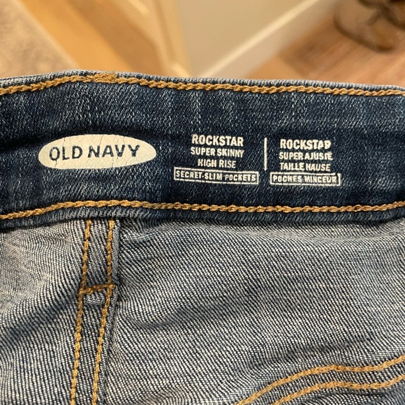 EUC Size 16 Old Navy Rockstar Super Skinny High Rise with secret slim pockets - Picture 2 of 3
